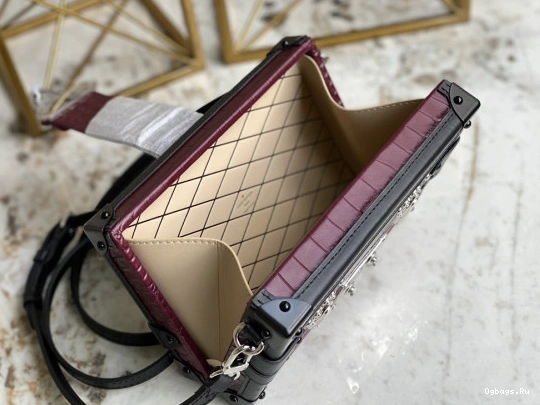 MALLE PETITE LOUIS VUITTON 0401